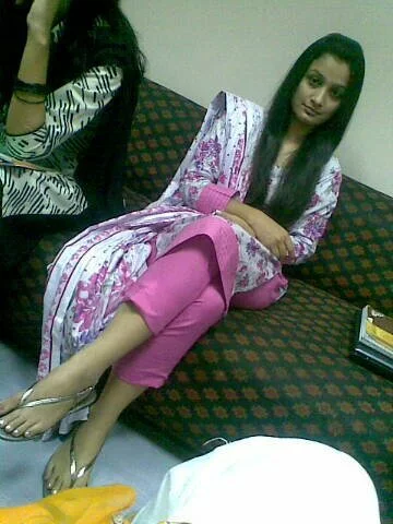 good looking pakistani girl