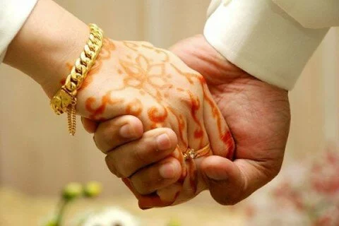 Muslim Women and husband enternal love bond